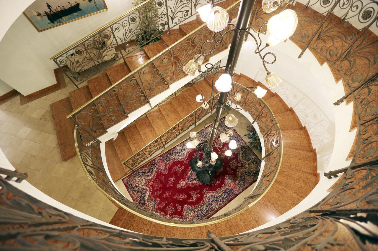 Hotel Savoy Palace Gardone Riviera Luaran gambar