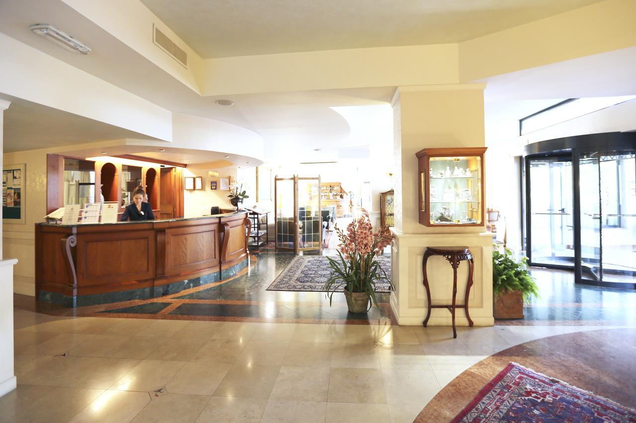 Hotel Savoy Palace Gardone Riviera Luaran gambar